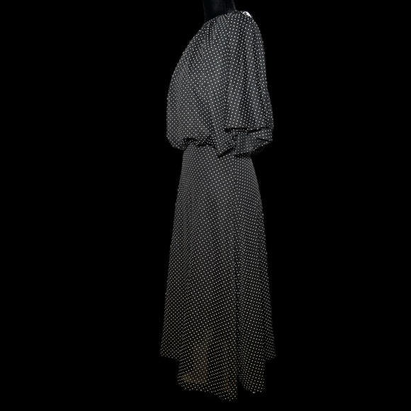 Vintage 70's - Blk/Wht Polka Dots - Butterfly Sleeve Dress - Size XS/S - Picture 4 of 7
